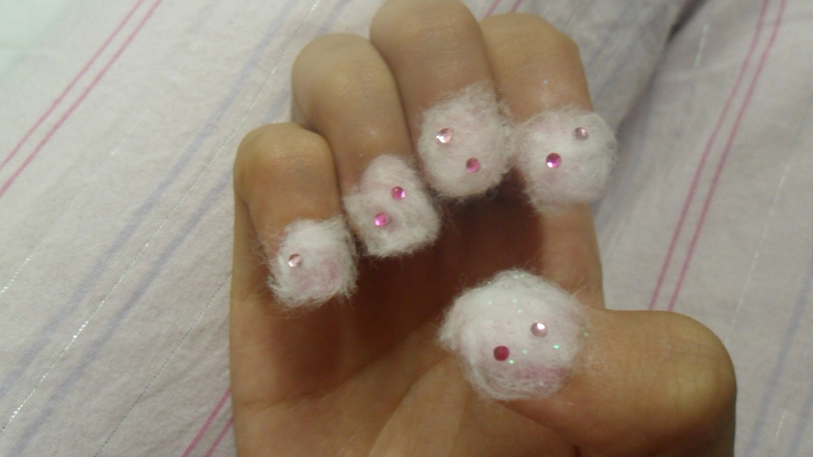 Tendencia uñas algodón de azúcar