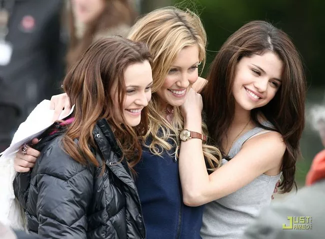 Pastel a la vista: Ya podemos ver el primer trailer de 'Monte Carlo', con Selena Gomez y Leighton Meester