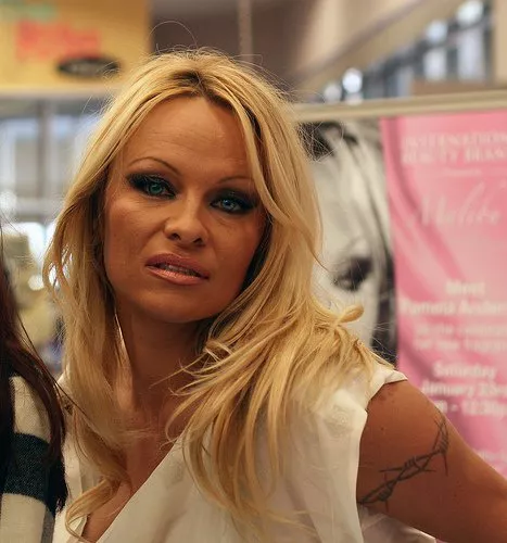 Pamela Anderson al confesionario...te toca nominar