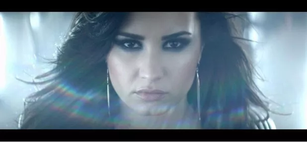 Demi Lovato estrena teaser de "Heart Attack" (videoclip)