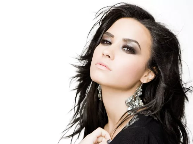 Demi Lovato podría suspender la gira 