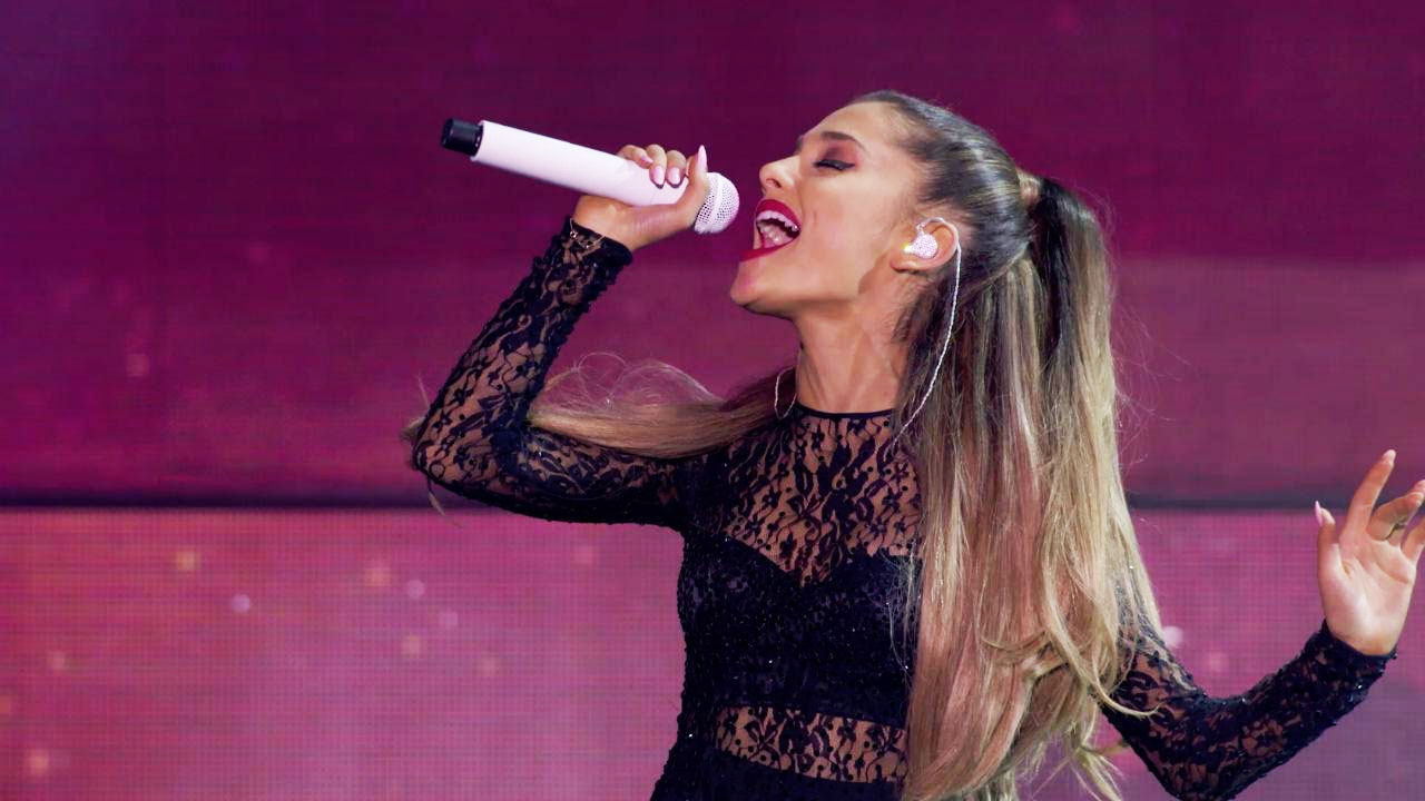 Ariana Grande casi muere en un concierto
