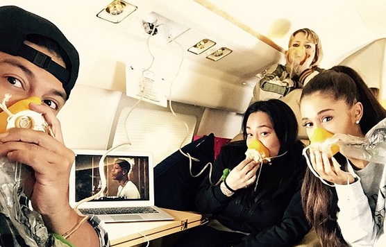 Ariana Grande tiene un accidente de avión