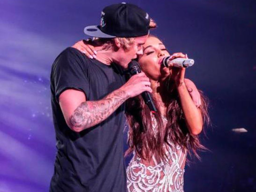 Justin Bieber se olvida la letra de la canción de Ariana Grande en pleno concierto 