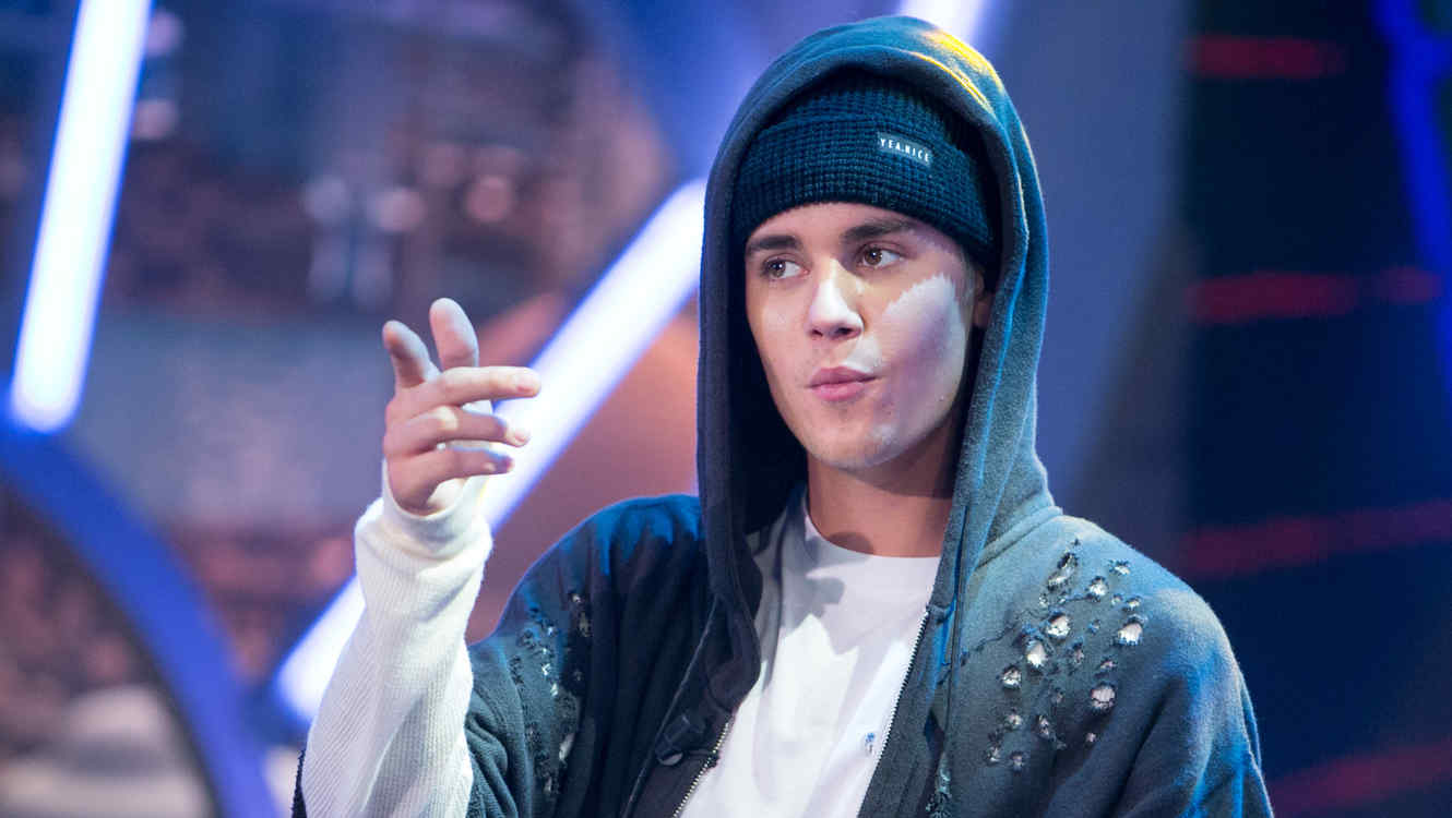 Justin Bieber cumple con sus tareas de la libertad condicional