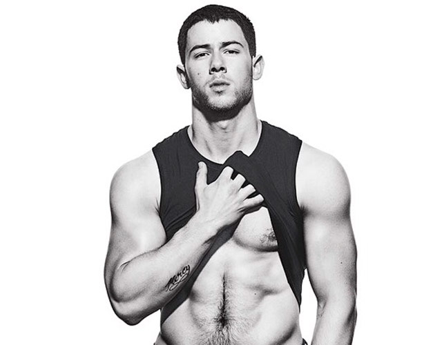Nick Jonas, sexy en Men's Fitness