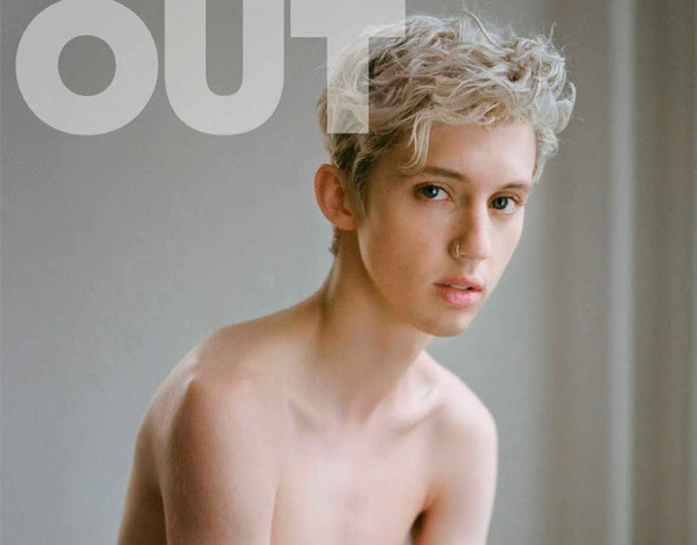 Troye Sivan sin camiseta en Out Magazine