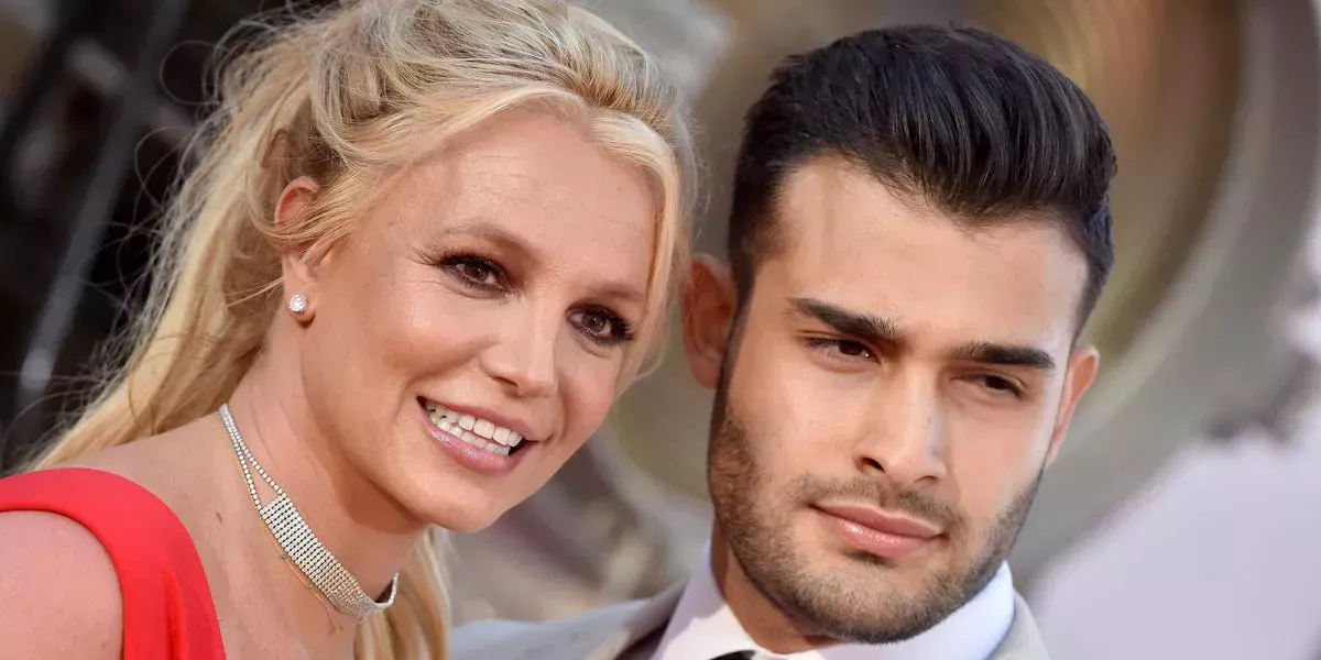 Britney Spears se casa con Sam Asghari en su casa de Los Ángeles