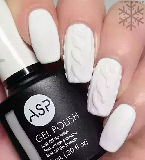 25 Bonitas uñas blancas de Navidad en 2023