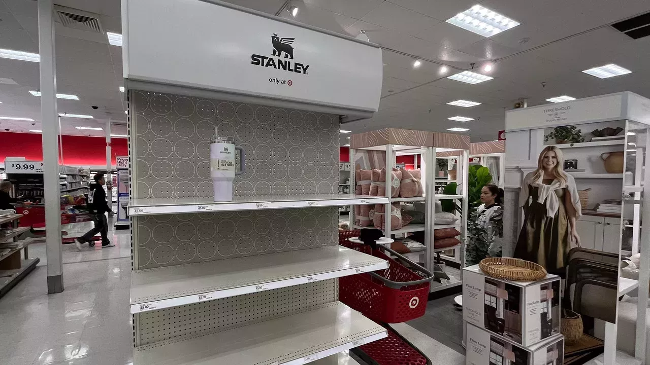 Las copas Stanley son el último intento de curar nuestra soledad mediante el consumismo masivo