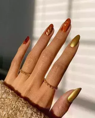 25 sencillos diseños de uñas de noviembre en 2024