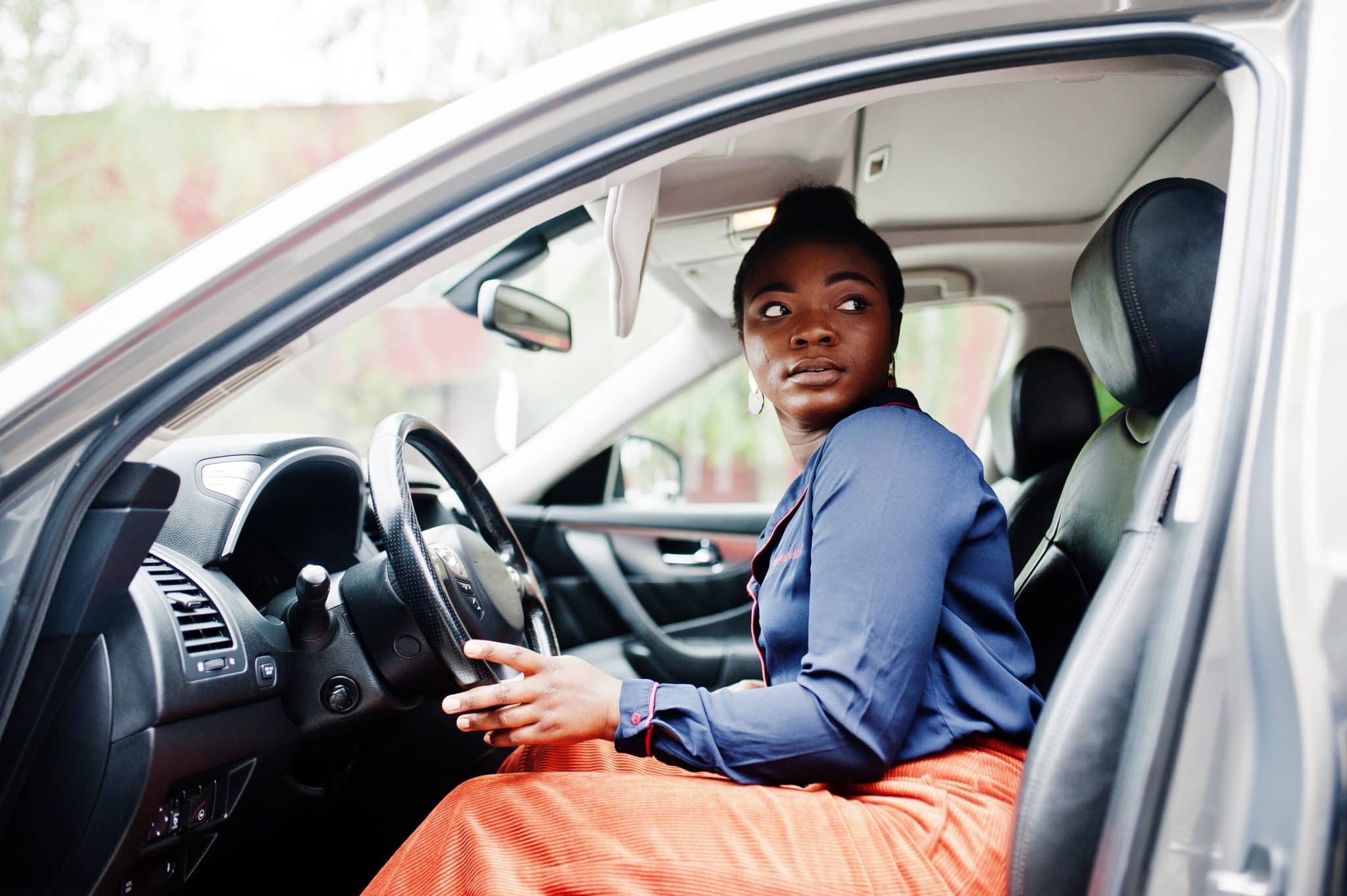 Consejos de seguridad para chicas que conducen