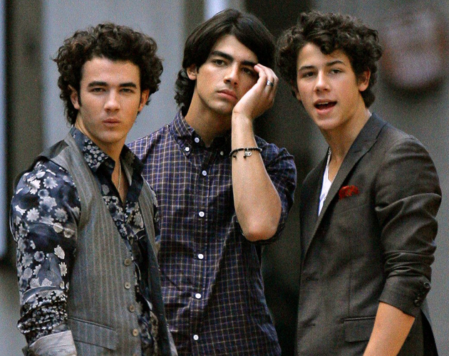 Joe Jonas: “Los Jonas Brothers volverán en un año”