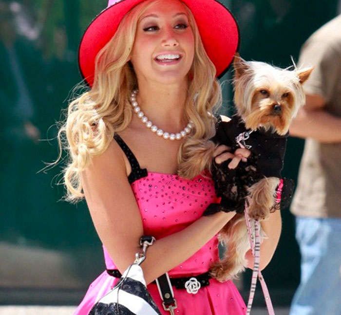 http://www.red17.com/wp-content/uploads/2010/06/08/ashley_tisdale.jpg
