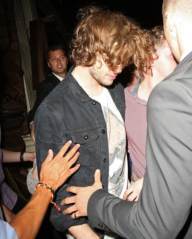 Jay Mcguiness Un Poco Contentillo En Su Cumpleaños Red17 