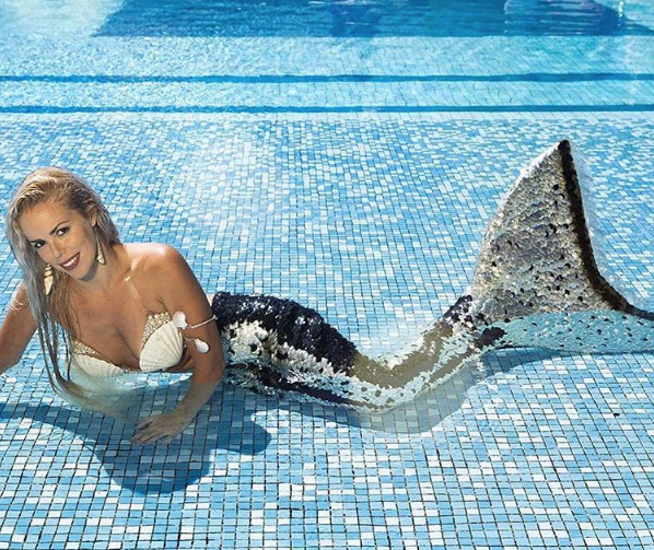 La mujer que trabaja como sirena profesional 