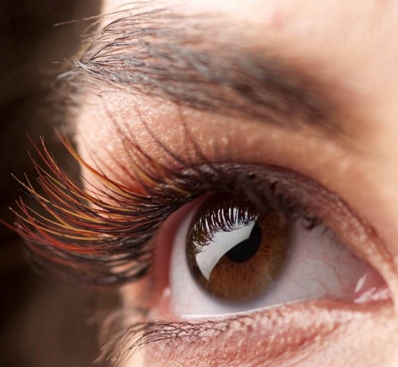 Extensiones de pestañas de colores