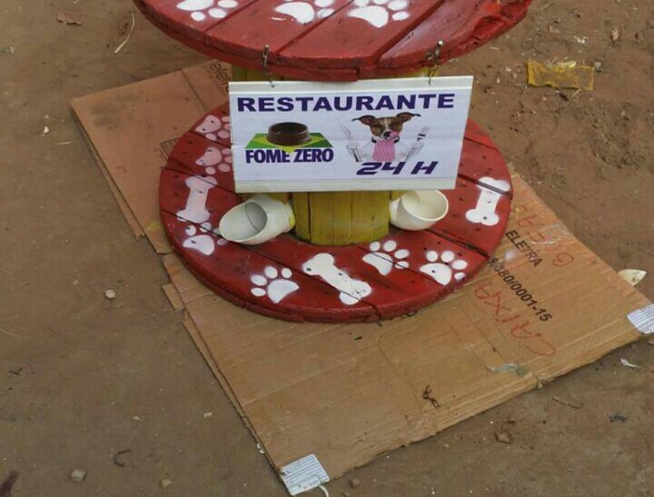 Restaurantes para perros callejeros