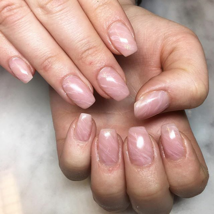 Tendencia uñas de cuarzo 