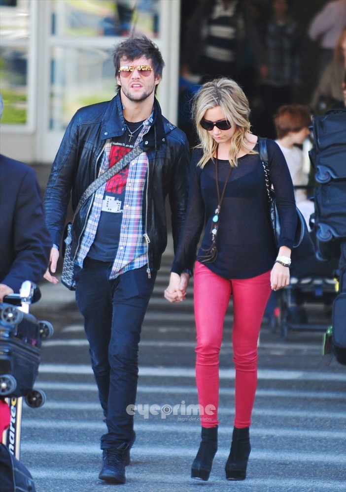 Ashley (2/4)