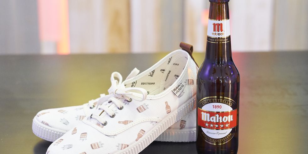 Zapatillas de Victoria y Mahou