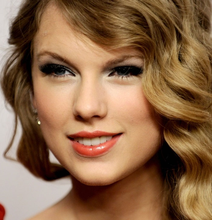 LOOKS: Taylor Swift está más guapa que nunca