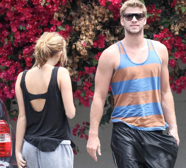 Miley Cyrus y su novio están enganchados al mundial