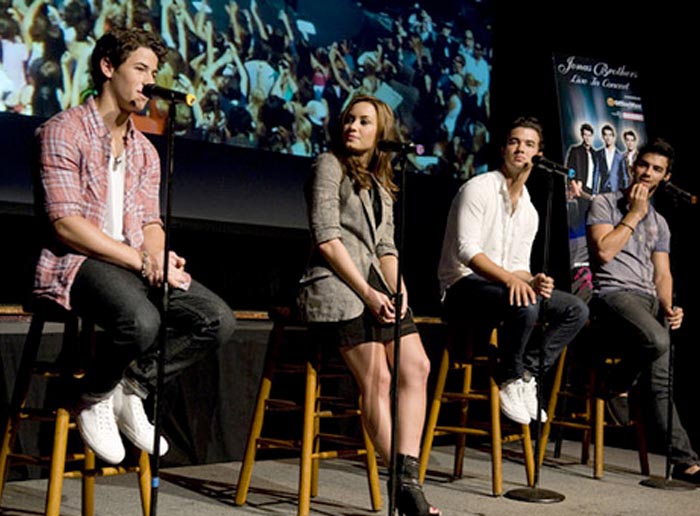 Demi Lovato se reune con los Jonas Brothers