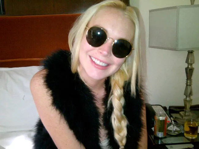 Lindsay Lohan, dientes dientes que es lo que les... Lindsay Lohan, dientes dientes que es lo que les...
