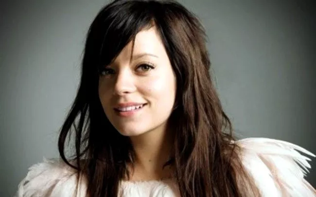 Lily Allen y su retiro musical: otra que tricota Lily Allen y su retiro musical: otra que tricota