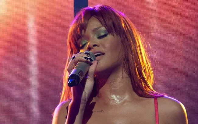 Nuevo video de Rihanna y Kanye West: 'All of the lights', video oficial de la gira LOUD Tour