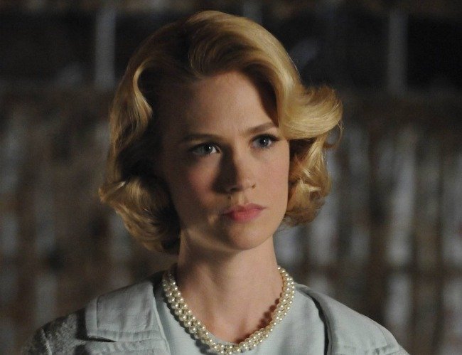 January Jones hace temblar al hombre del saco, al coco y al sacamantecas