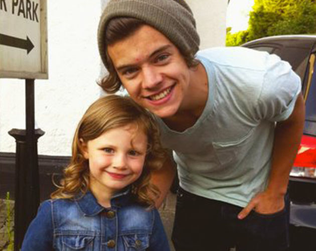 Harry Styles se dedica a sus fans por las calles de Londres Harry Styles se dedica a sus fans por las calles de Londres