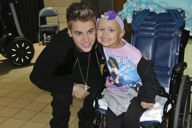 Justin Bieber visita a Hailey, una niña de 5 años enferma de cáncer