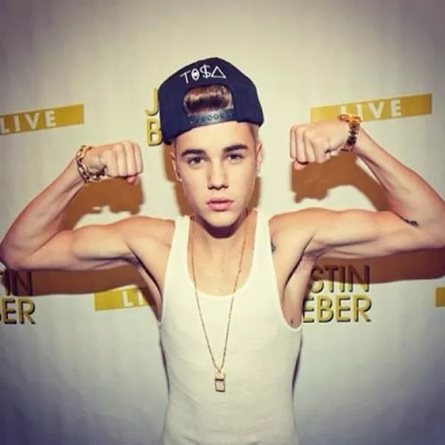 Justin Bieber musculado