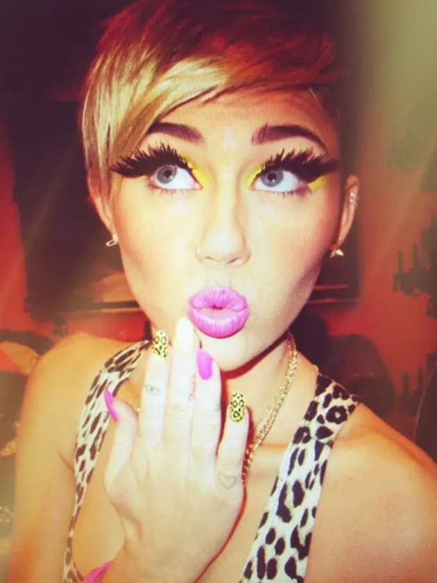 Miley Cyrus Nicki Minaj maquillaje