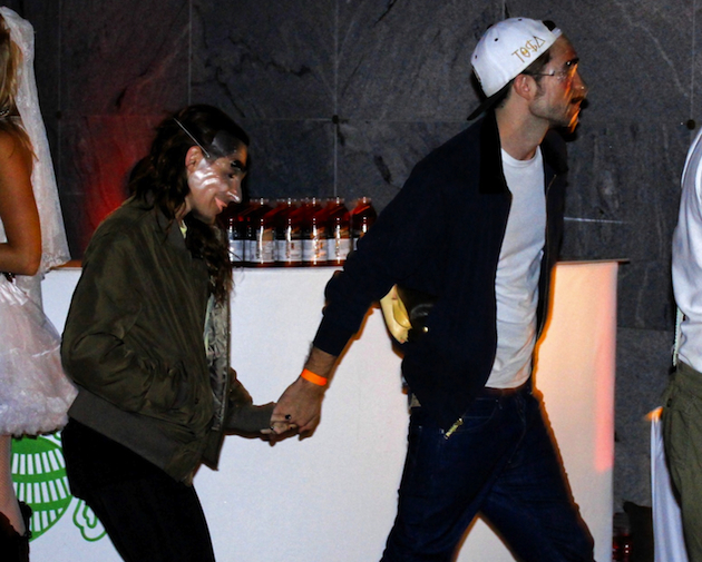 ¡Robert Pattinson y Kristen Stewart de la mano en Halloween!