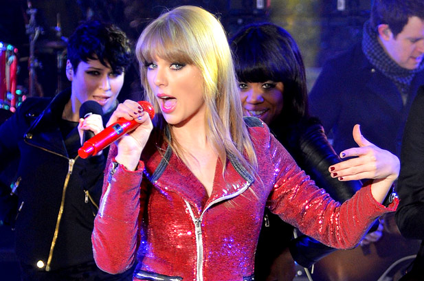Taylor Swift coronada reina de 2013 en Dick Clark’s New Year’s Rockin’ Eve with Ryan Seacrest 2013 Taylor Swift coronada reina de 2013 en Dick Clark’s New Year’s Rockin’ Eve with Ryan Seacrest 2013