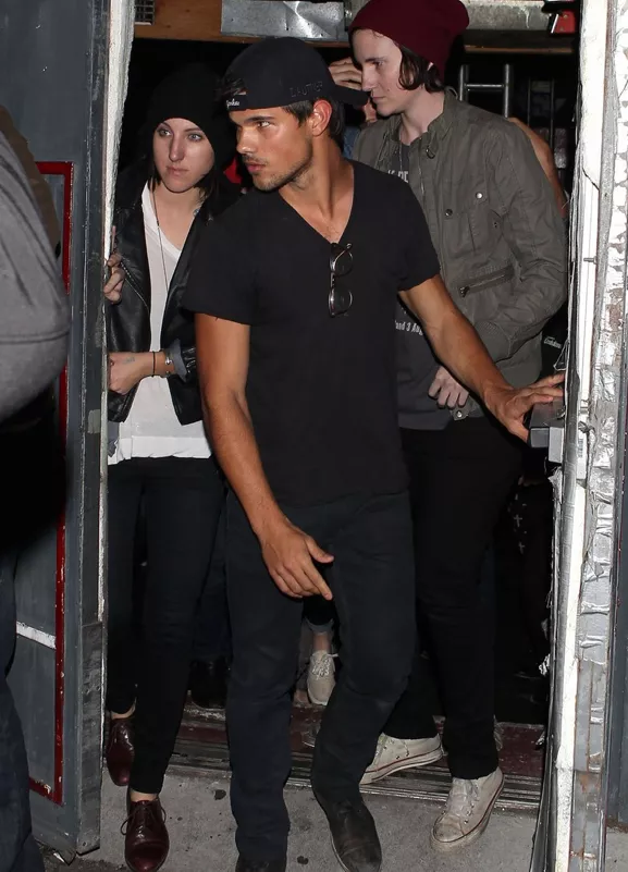 Kristen Stewart y Taylor Lautner juntos de fiesta