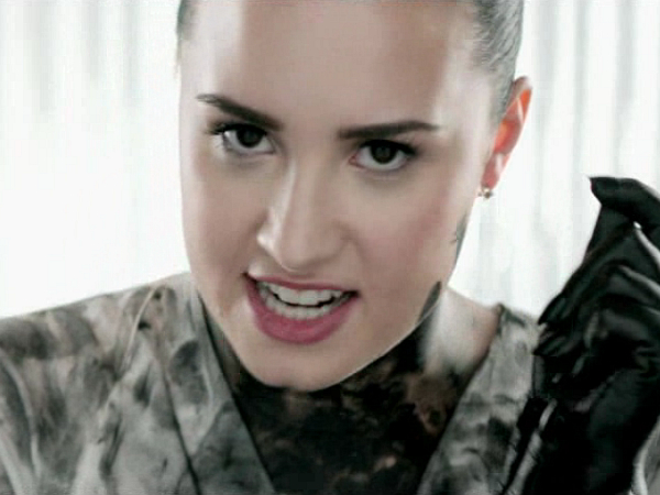 Demi Lovato estrena el videoclip de "Heart Attack"