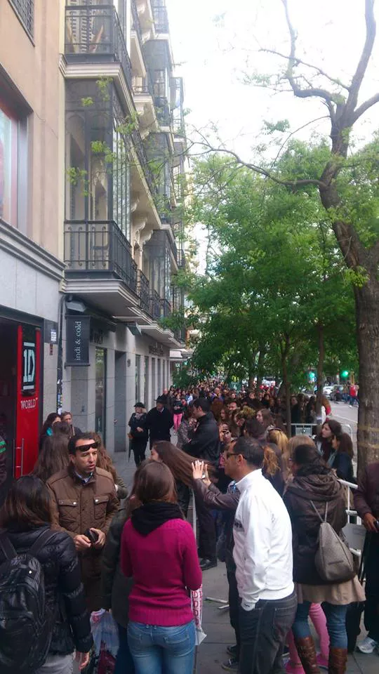 La tienda oficial de One Direction en Madrid es un éxito
