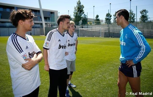 One Direction con Cristiano Ronaldo y Sergio Ramos (VÍDEO Y FOTOS) One Direction con Cristiano Ronaldo y Sergio Ramos (VÍDEO Y FOTOS)