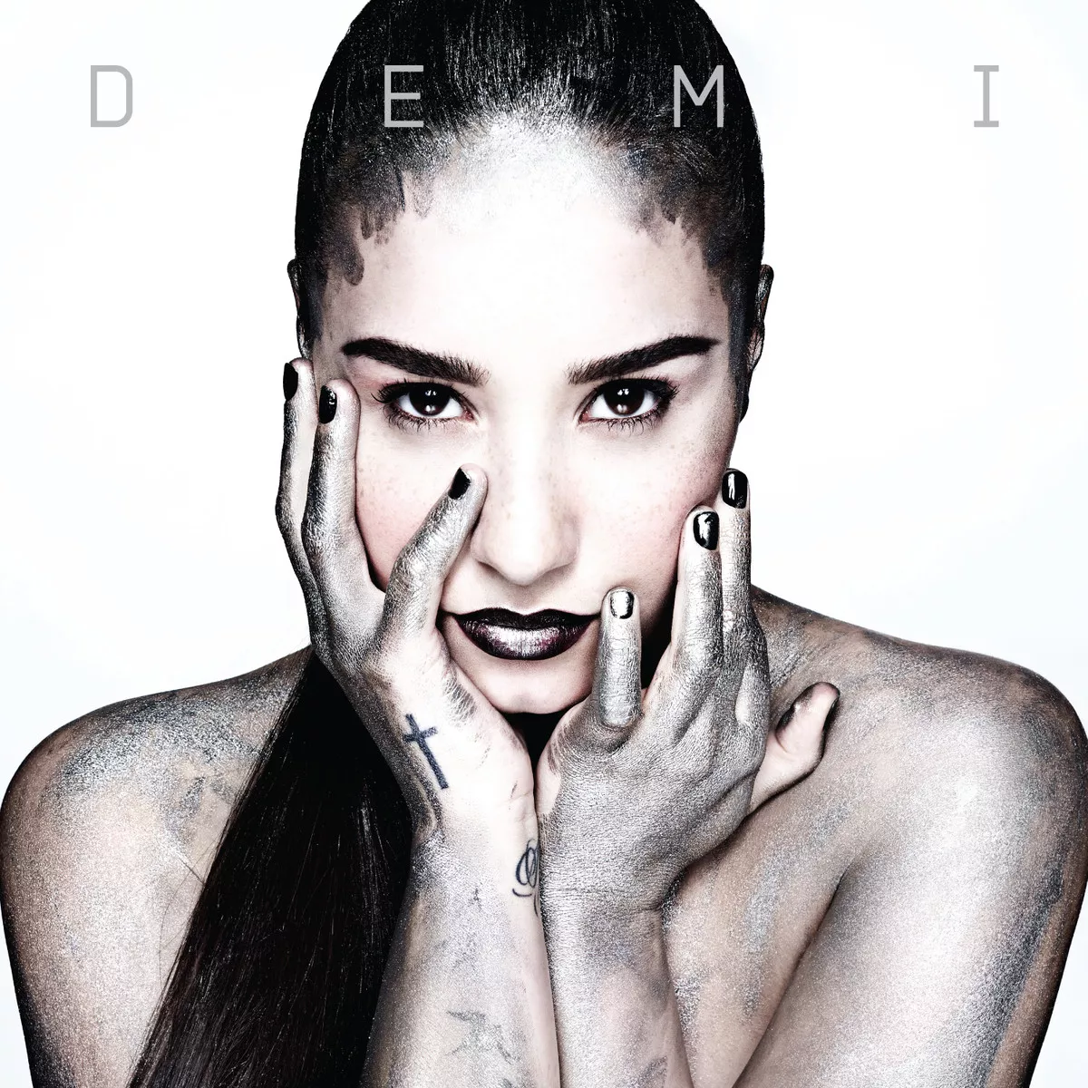 Hoy sale a la venta "DEMI" de Demi Lovato. Escúchalo AQUÍ
