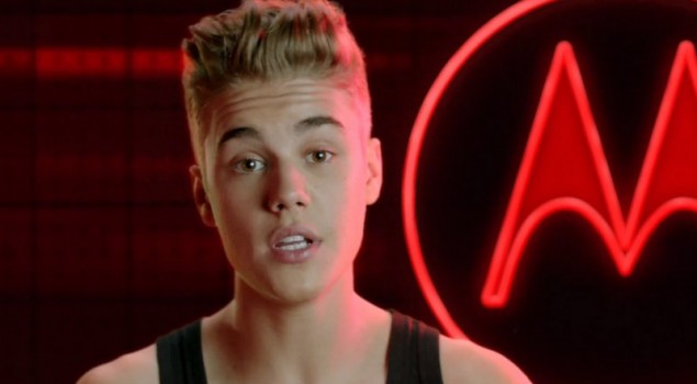 DJ Justin Bieber anuncia los nuevos teléfonos Motorola DJ Justin Bieber anuncia los nuevos teléfonos Motorola