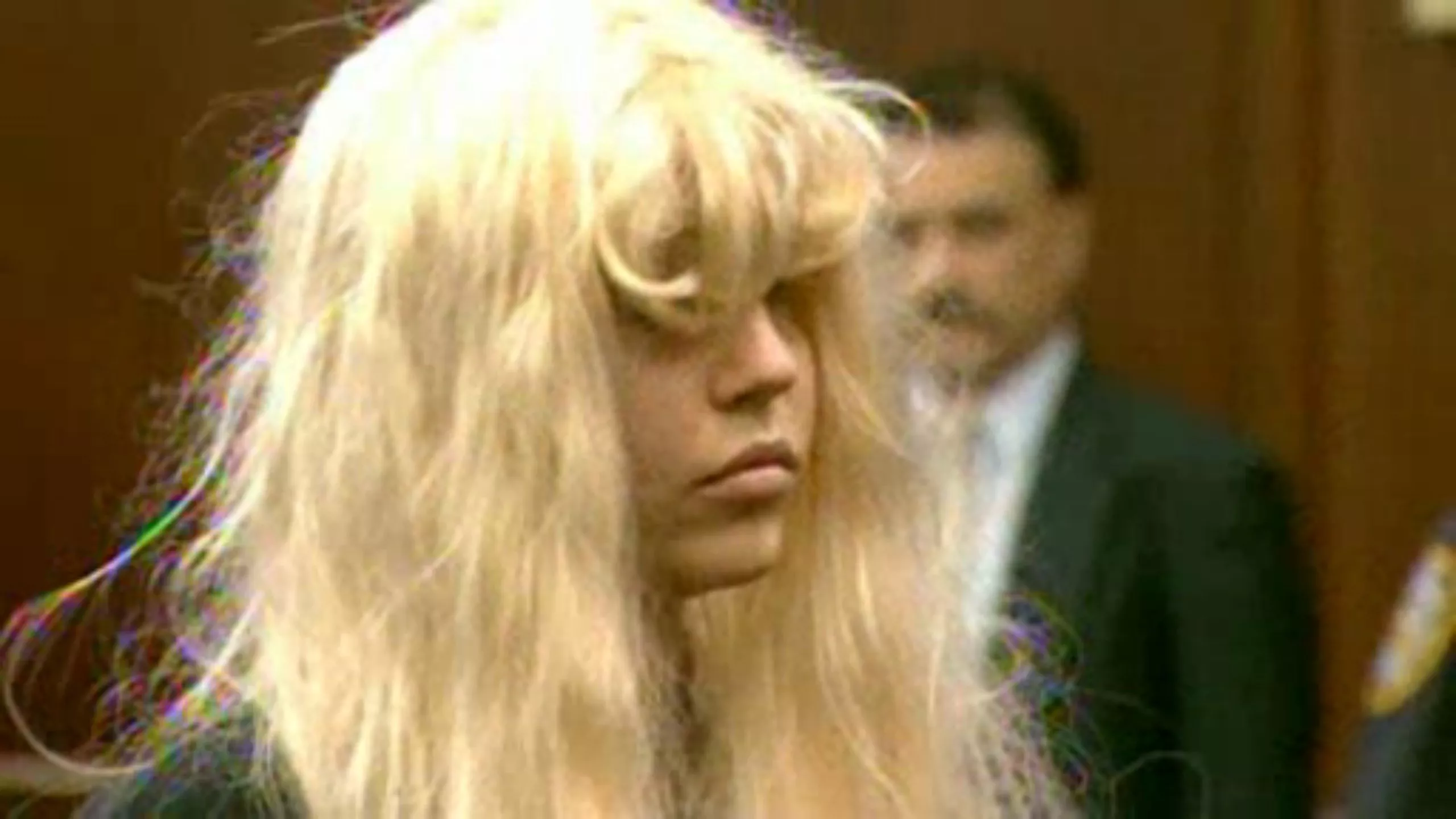 Amanda Bynes loca por las pelucas... y por Nicki Minaj