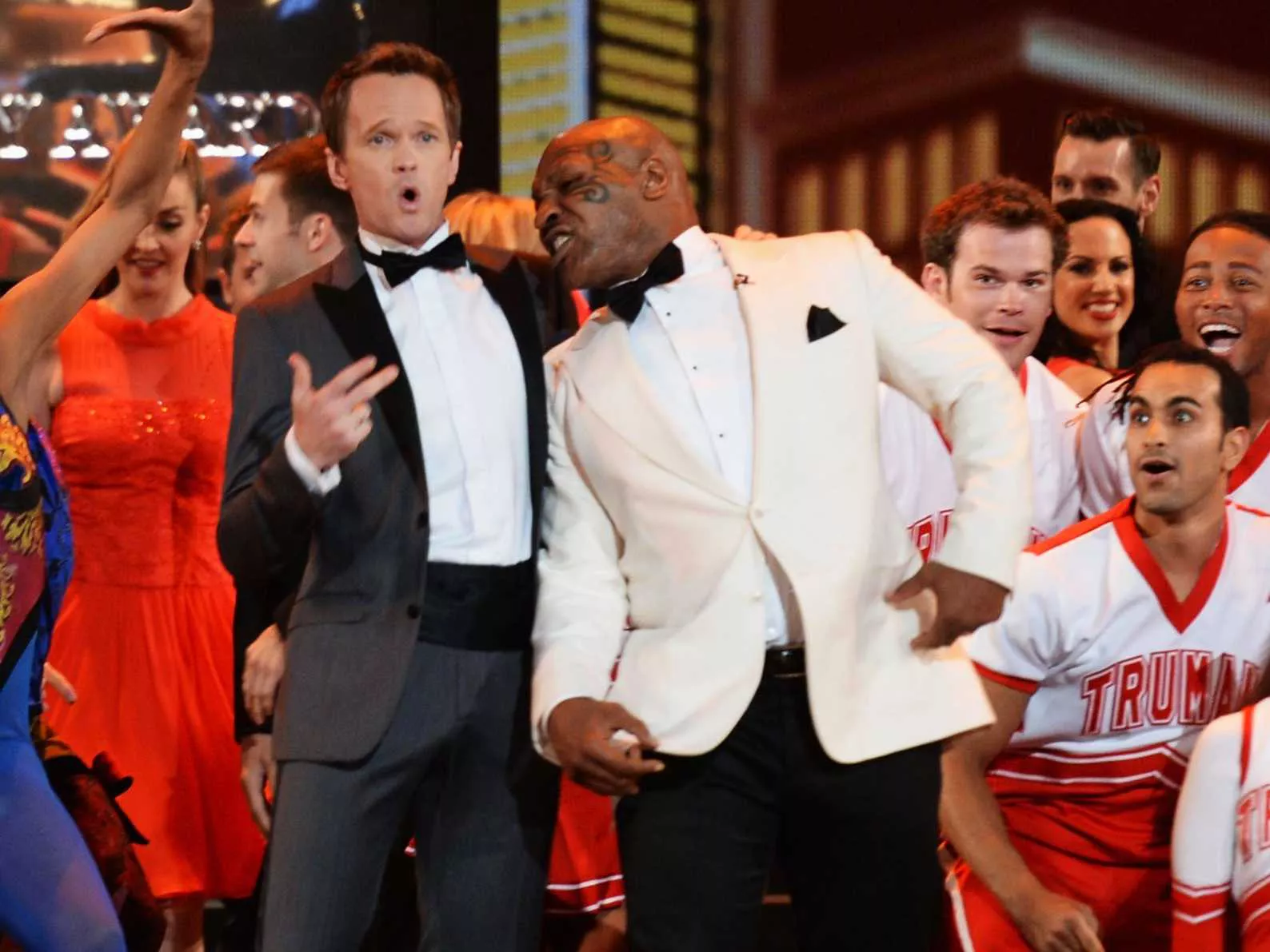 Neil Patrick Harris arrasa con su baile en los Tony