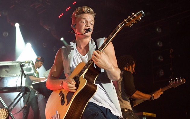 Cody Simpson arrasa promocionando su nuevo disco