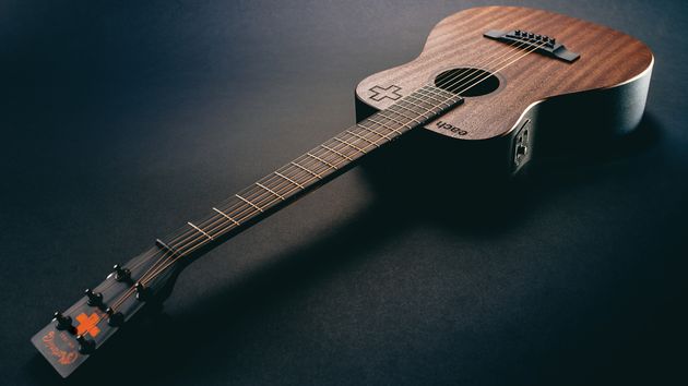 Ed Sheeran diseña una guitarra para la caridad Ed Sheeran diseña una guitarra para la caridad