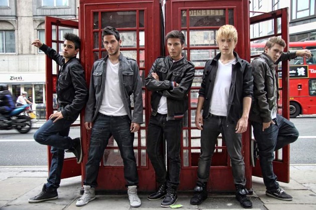 Las fans esperan dos días en la calle para ver a Auryn Las fans esperan dos días en la calle para ver a Auryn
