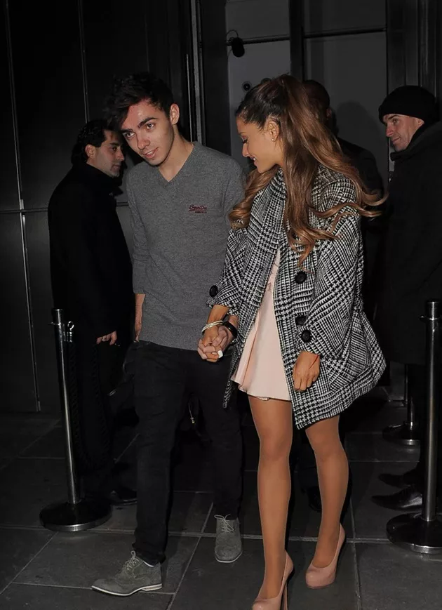 ariana y nathan